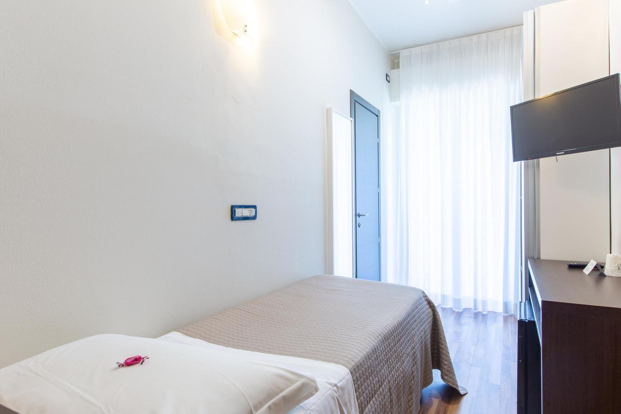 Hotel Gardenia Rimini Exterior photo